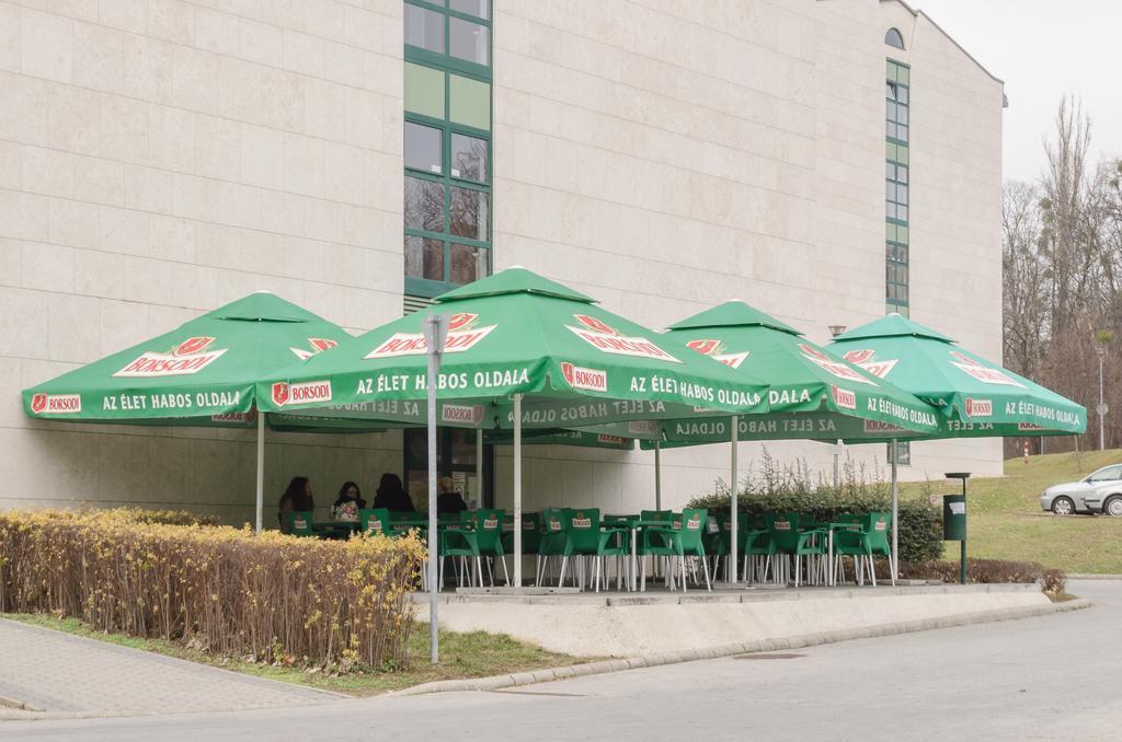 Uni-Hotel Diakotthon Miskolc Exterior photo