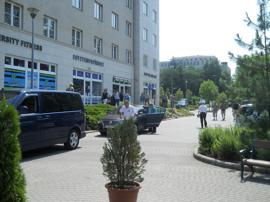 Uni-Hotel Diakotthon Miskolc Exterior photo