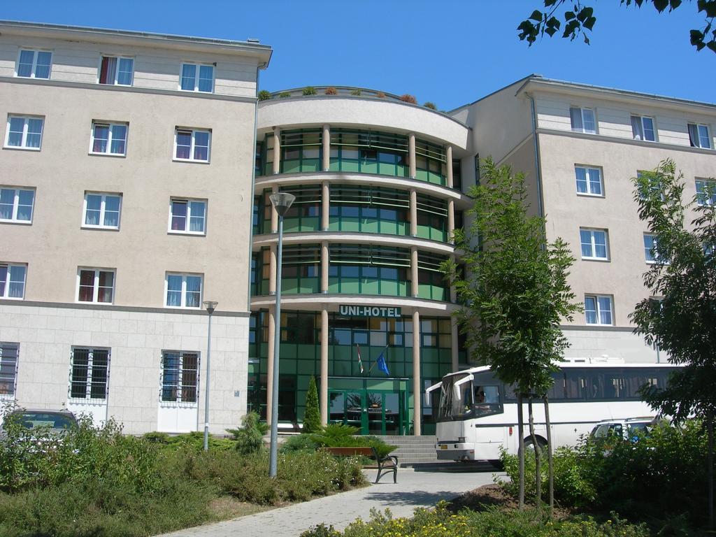 Uni-Hotel Diakotthon Miskolc Exterior photo